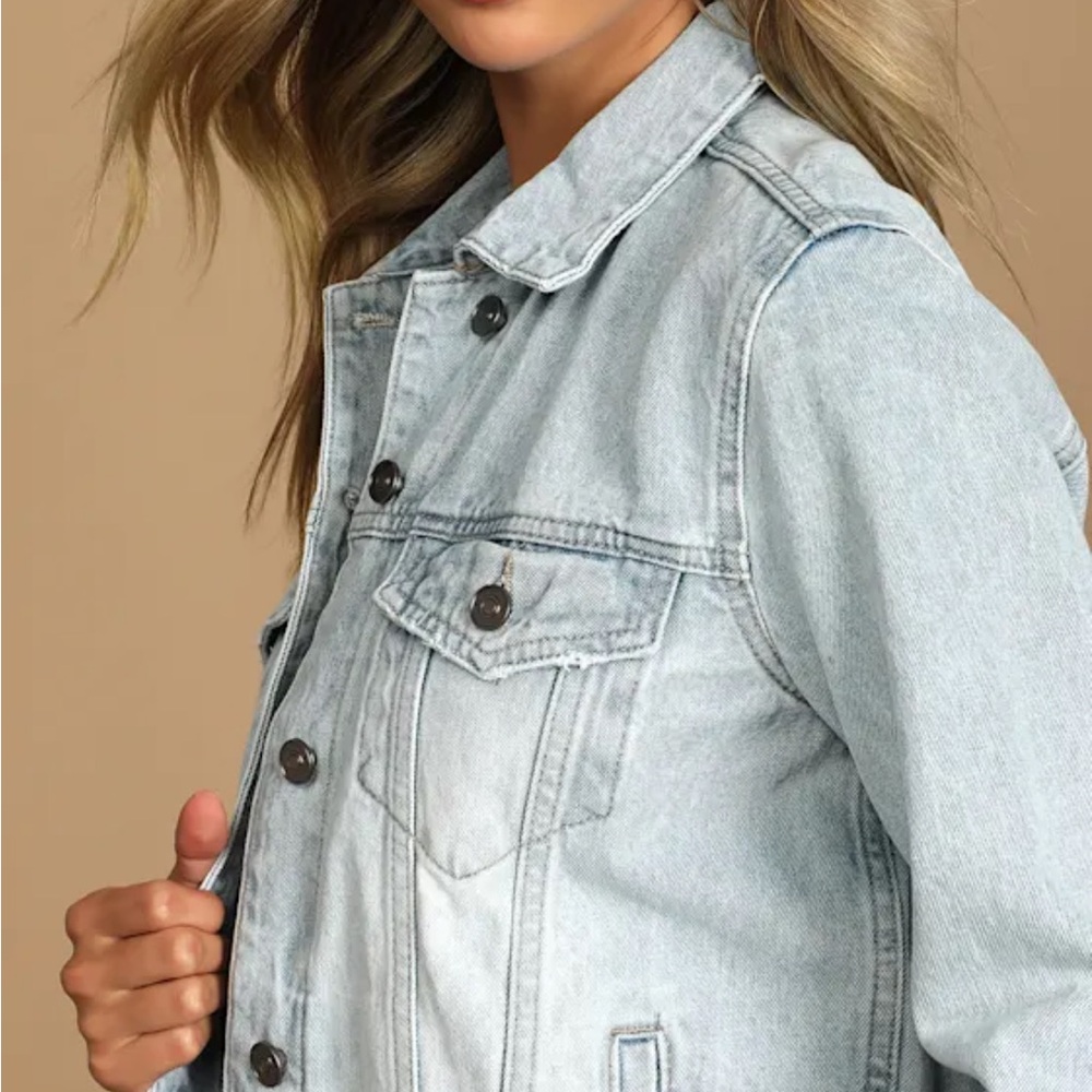 Women's Light Blue Denim Jacket - Picture 4 of 8